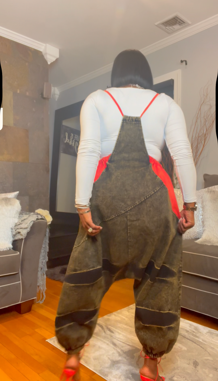 The "Zamirah" Oversized Jumper in Red | Pre-Order - Ships Between November 30th - December 20th