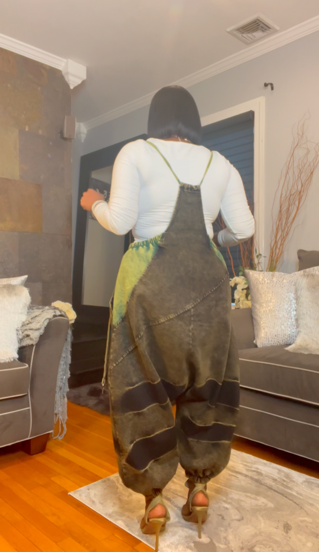 The "Zamirah" Oversized Jumper in Green | Pre-Order - Ships Between November 30th - December 20th