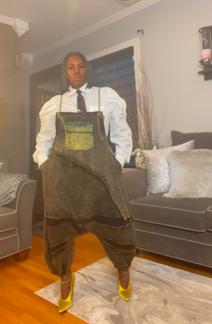 The "Zamirah" Oversized Jumper in Green | Pre-Order - Ships Between January 15th - January 30th