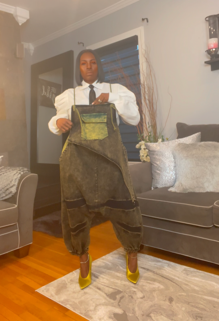 The "Zamirah" Oversized Jumper in Green | Pre-Order - Ships Between January 15th - January 30th