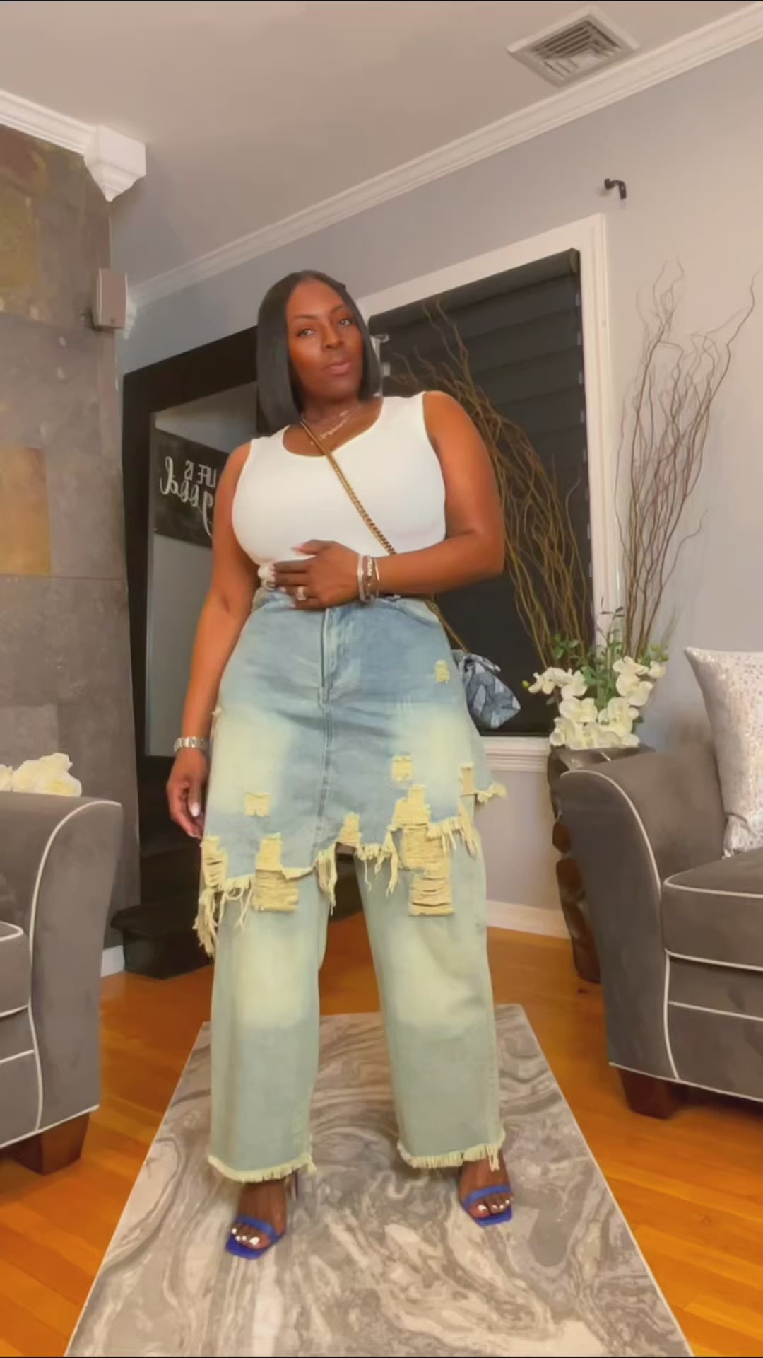 The "Rayna" Distressed Jeans